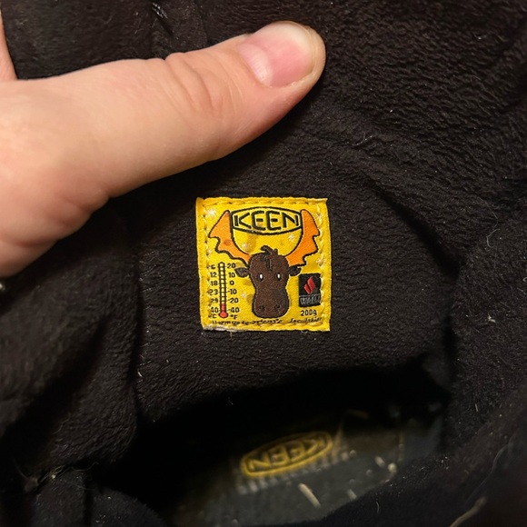 KEEN Waterproof Winter Boots Size 4 - Picture 4 of 5
